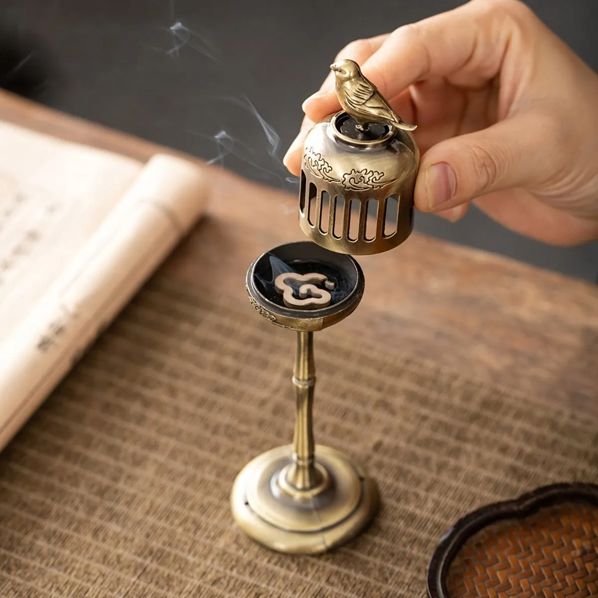 Golden Magpie-Shaped Palace Lantern Incense Burner