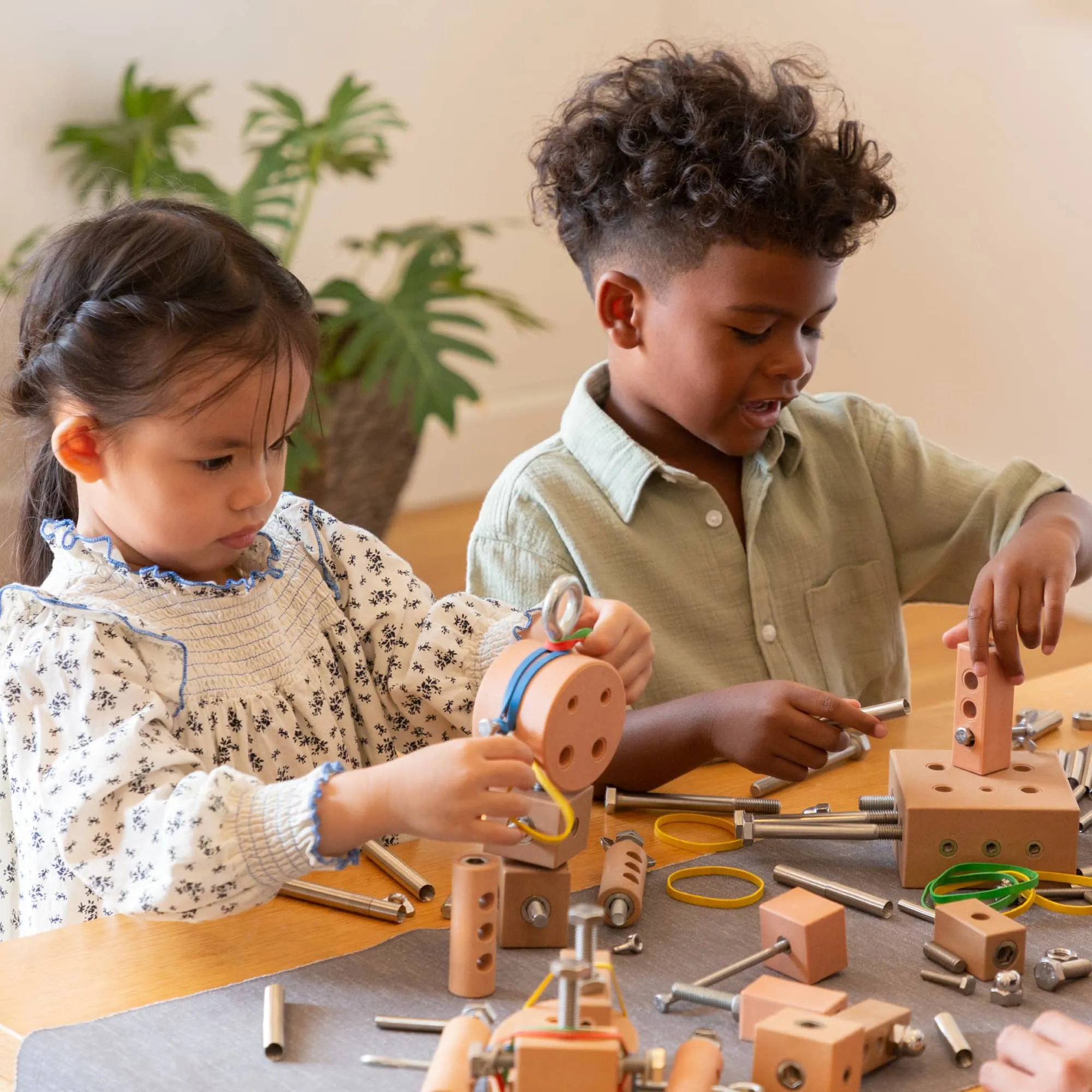 Random Robots Loose Parts STEM Kit